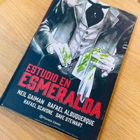 Estudio en Esmeralda. Neil Gaiman.